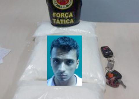 Traficante transportava 4 quilos de cocaina ao ser preso